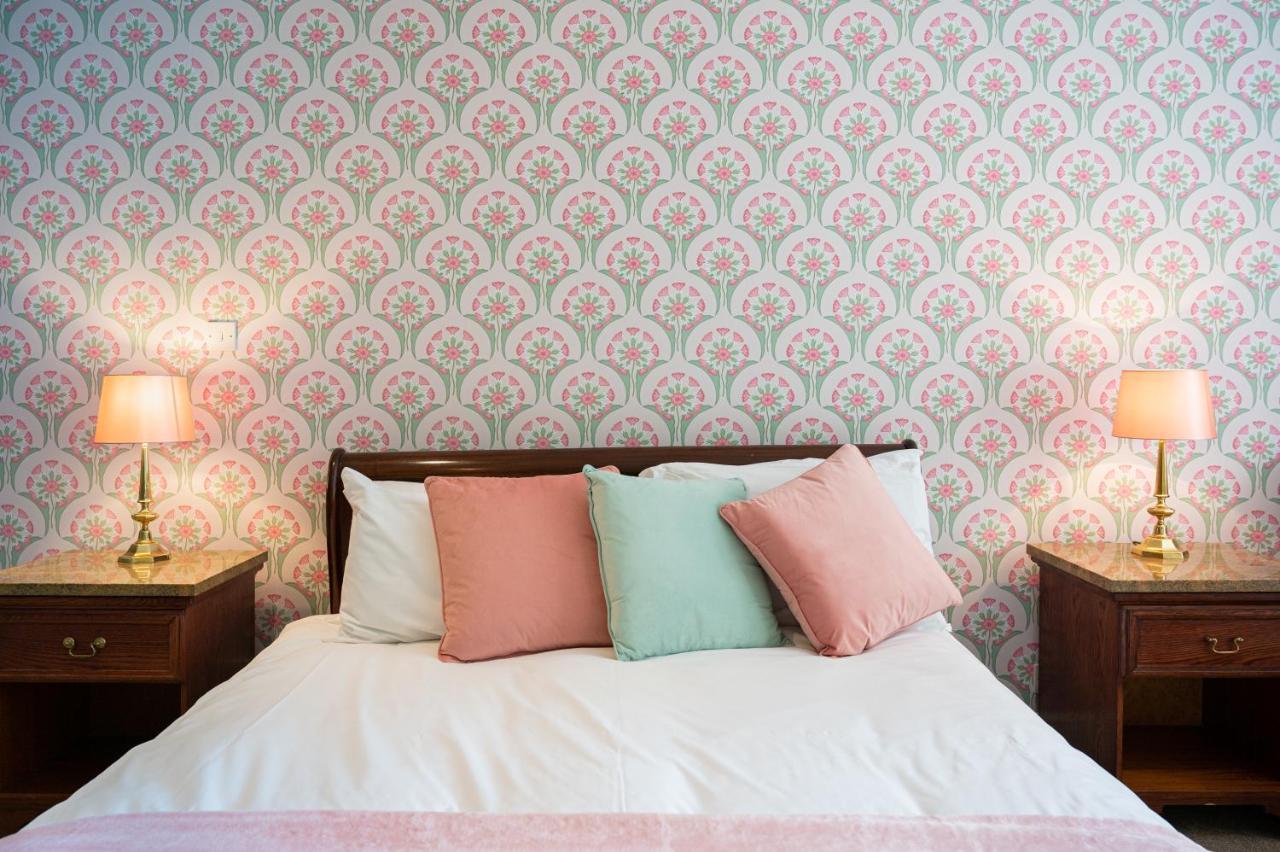 Miskin Manor Hotel Hensol Bagian luar foto