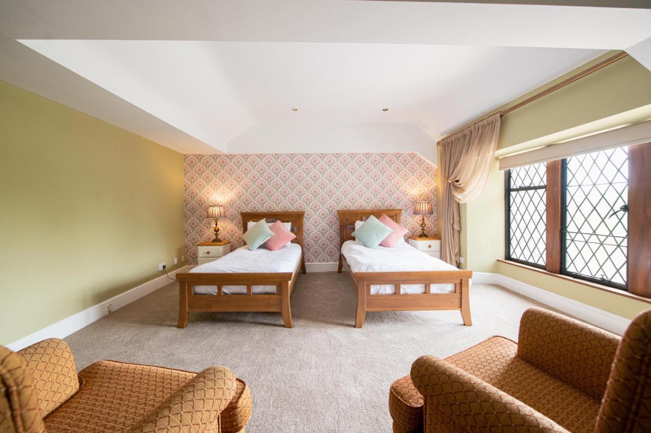 Miskin Manor Hotel Hensol Bagian luar foto