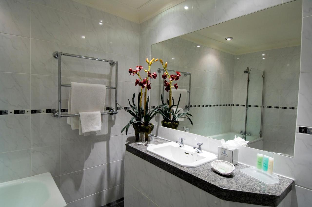 Miskin Manor Hotel Hensol Bagian luar foto