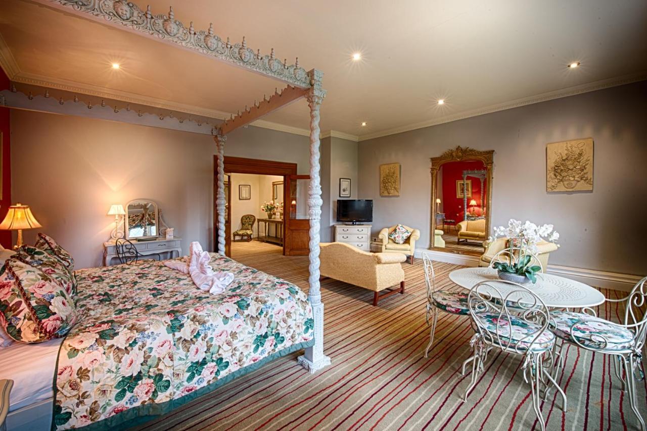 Miskin Manor Hotel Hensol Bagian luar foto