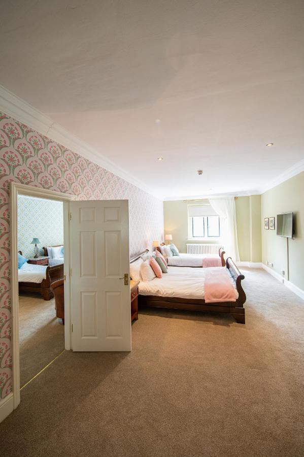 Miskin Manor Hotel Hensol Bagian luar foto
