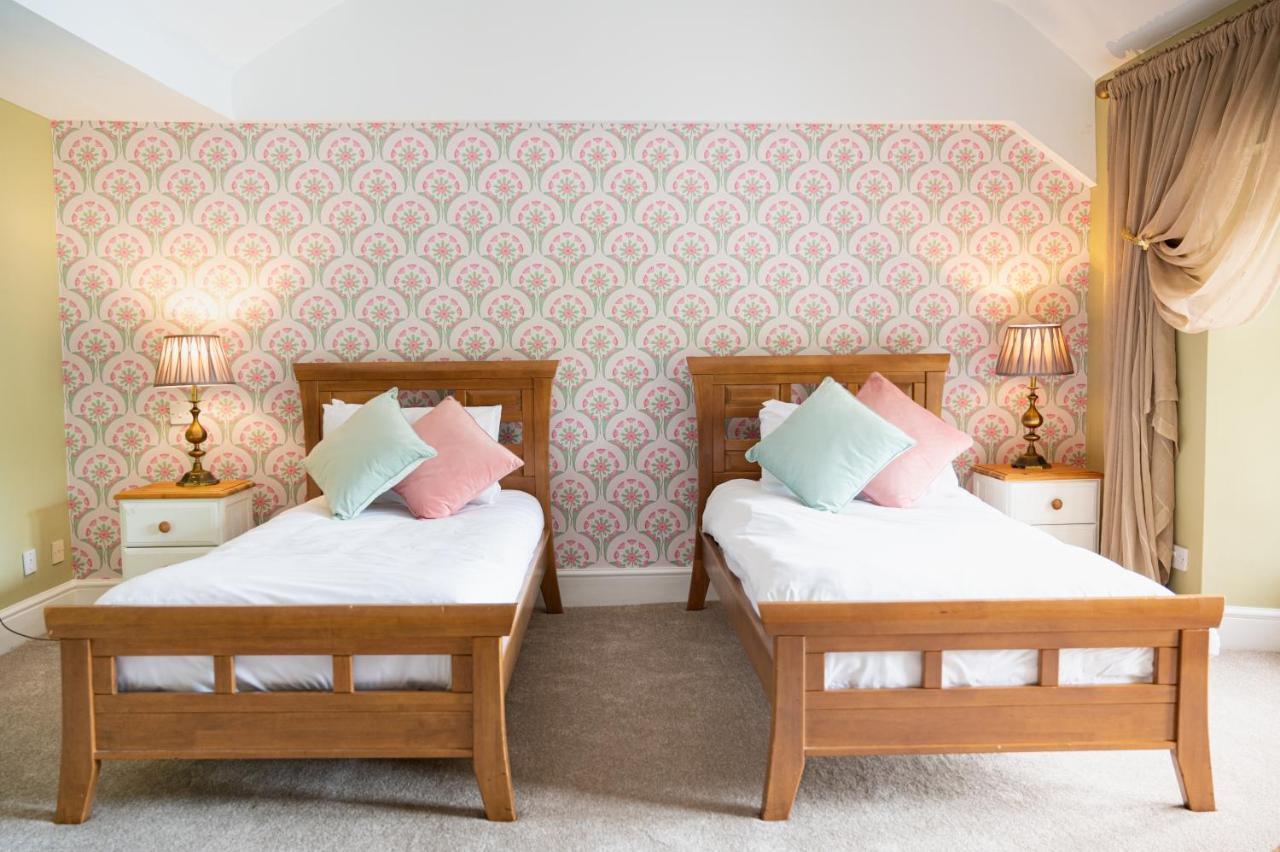 Miskin Manor Hotel Hensol Bagian luar foto