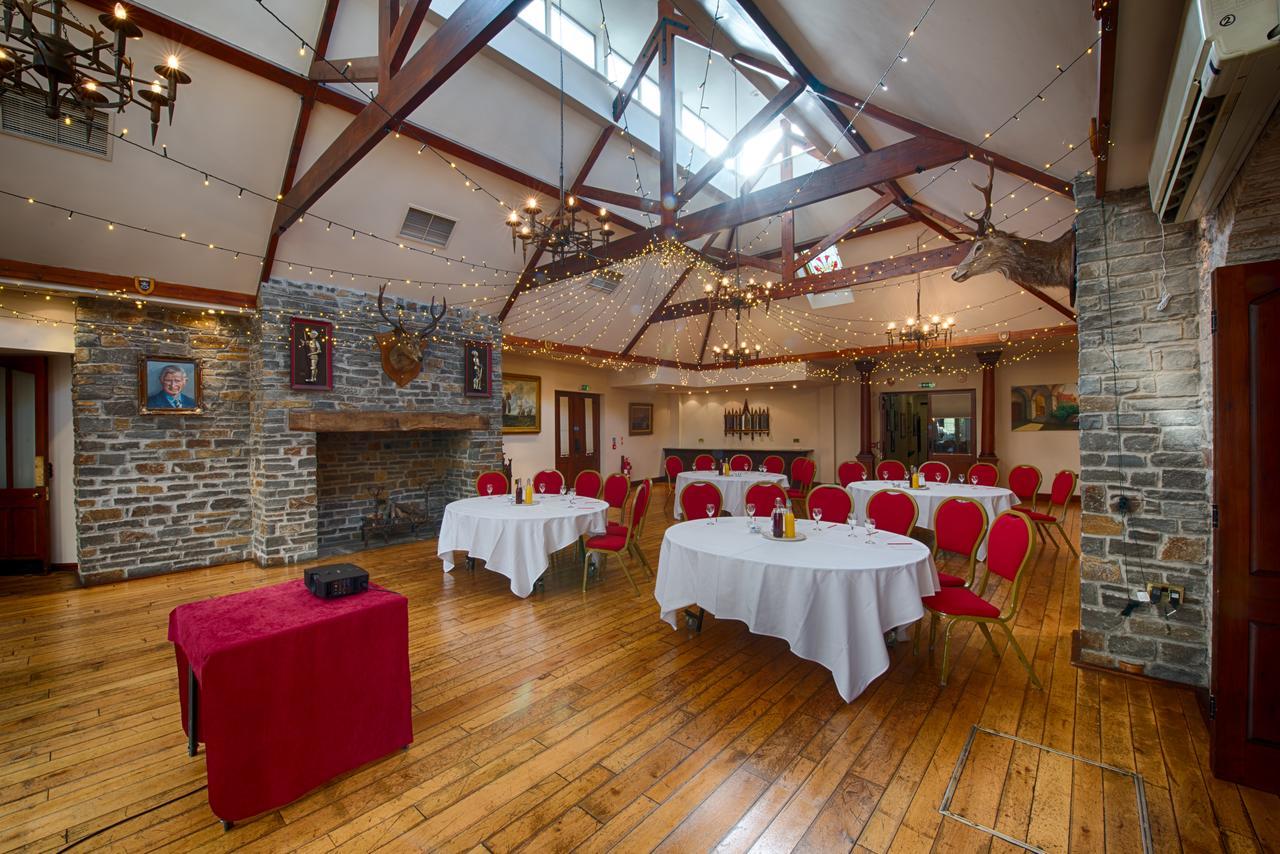 Miskin Manor Hotel Hensol Bagian luar foto
