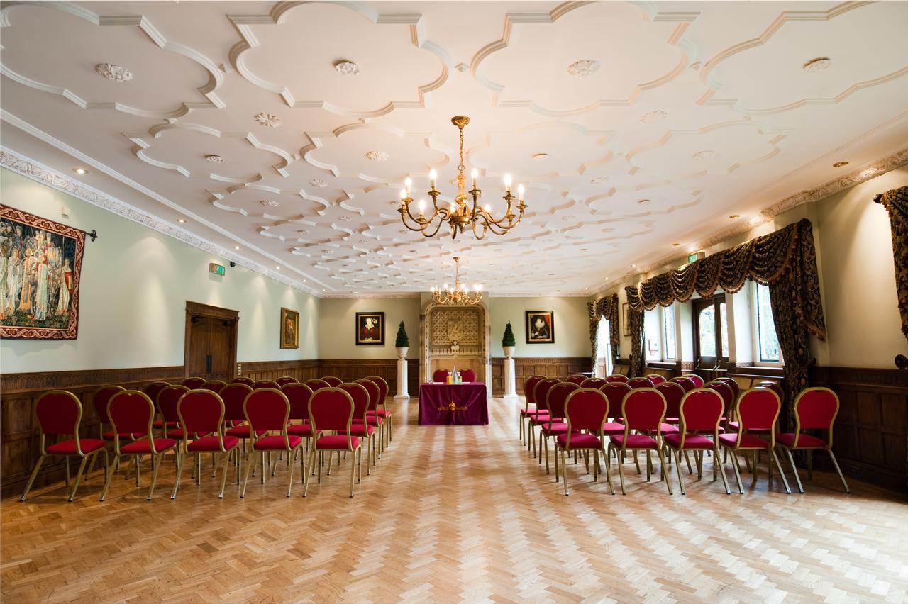 Miskin Manor Hotel Hensol Bagian luar foto