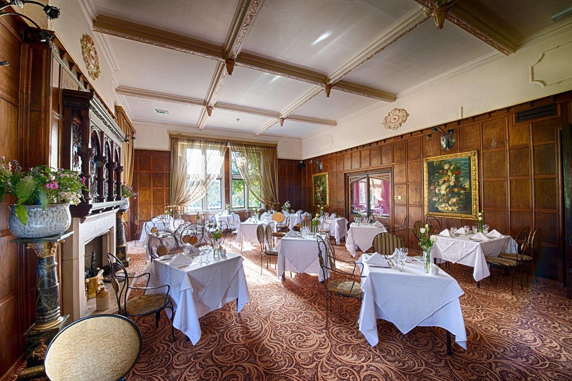 Miskin Manor Hotel Hensol Bagian luar foto