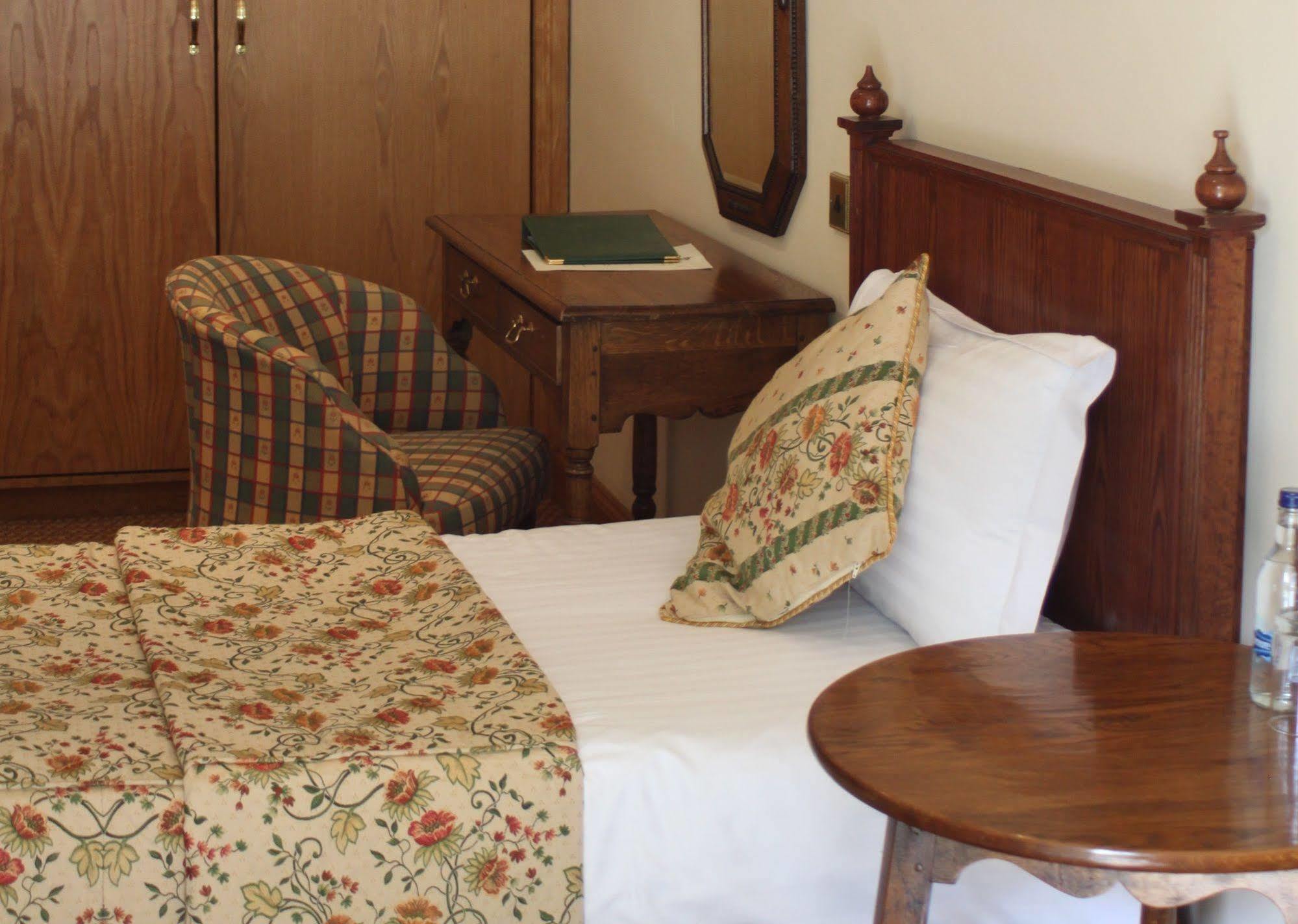 Miskin Manor Hotel Hensol Bagian luar foto