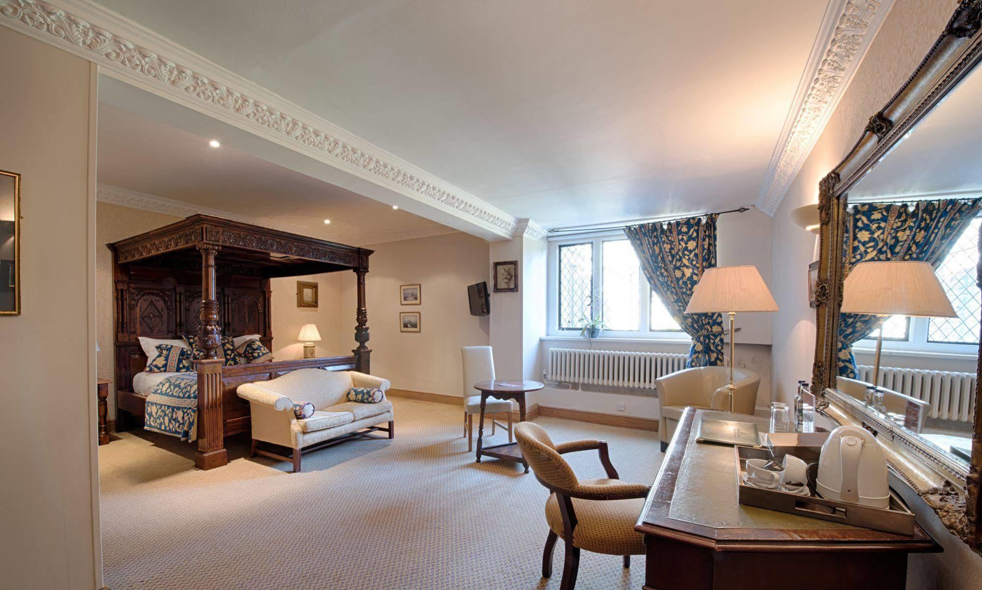 Miskin Manor Hotel Hensol Bagian luar foto