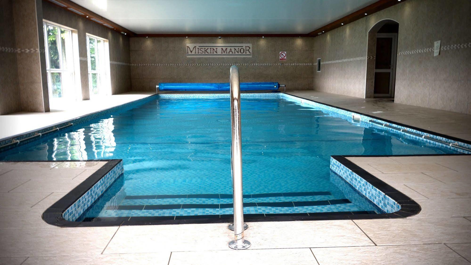 Miskin Manor Hotel Hensol Bagian luar foto