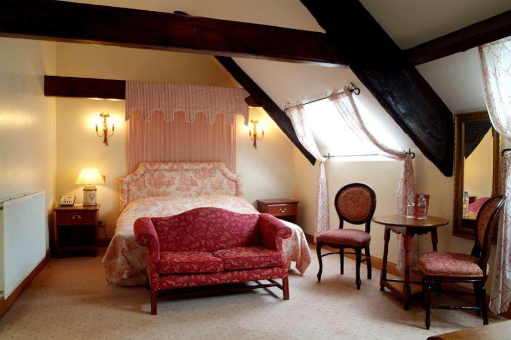 Miskin Manor Hotel Hensol Bagian luar foto