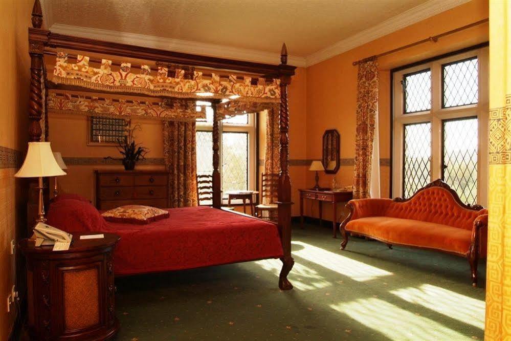 Miskin Manor Hotel Hensol Bagian luar foto