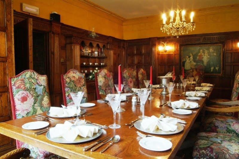 Miskin Manor Hotel Hensol Bagian luar foto