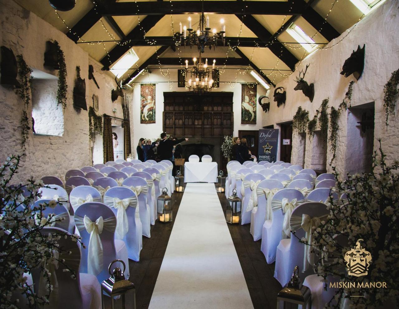 Miskin Manor Hotel Hensol Bagian luar foto