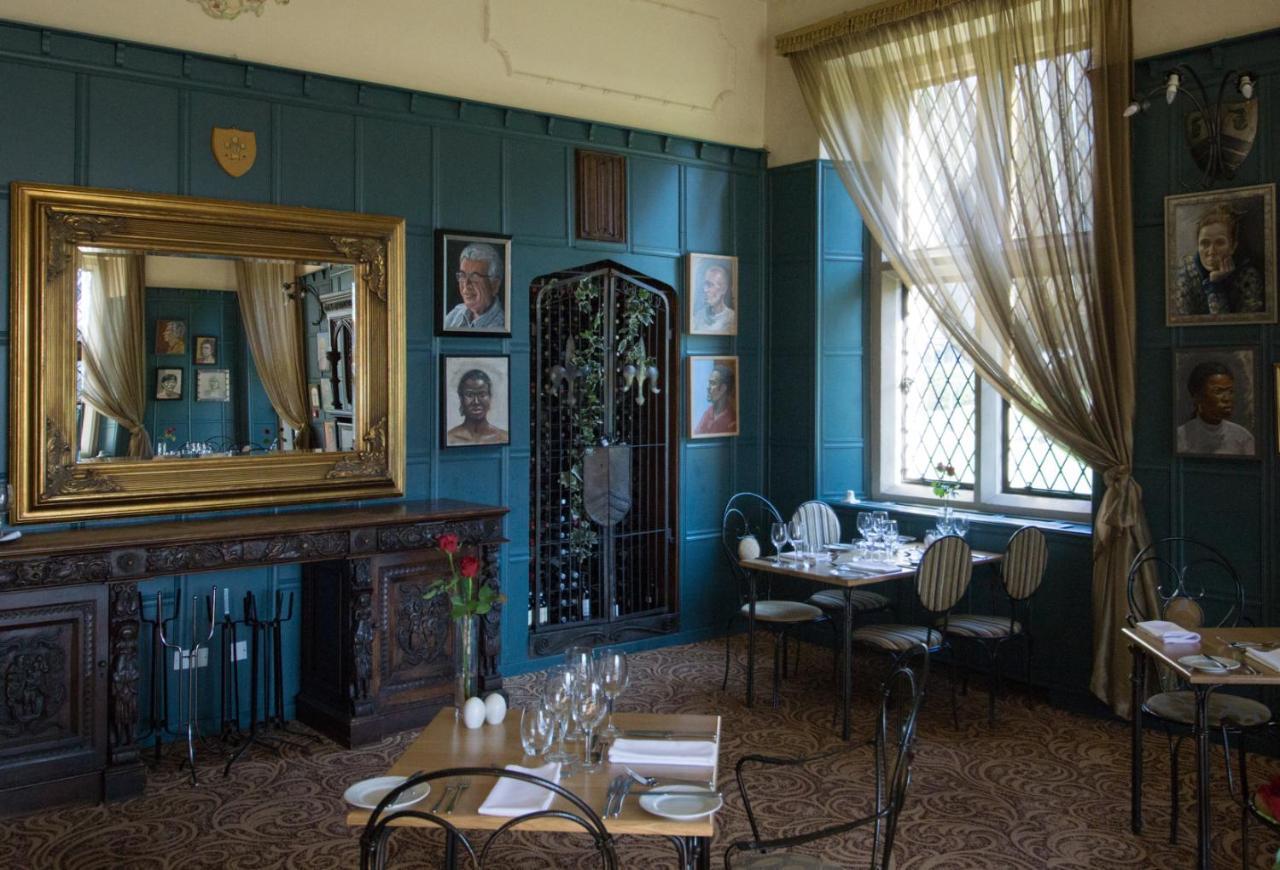 Miskin Manor Hotel Hensol Bagian luar foto