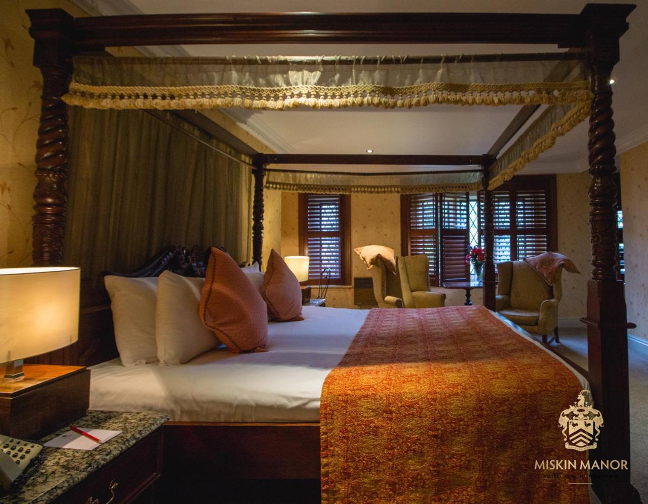 Miskin Manor Hotel Hensol Bagian luar foto